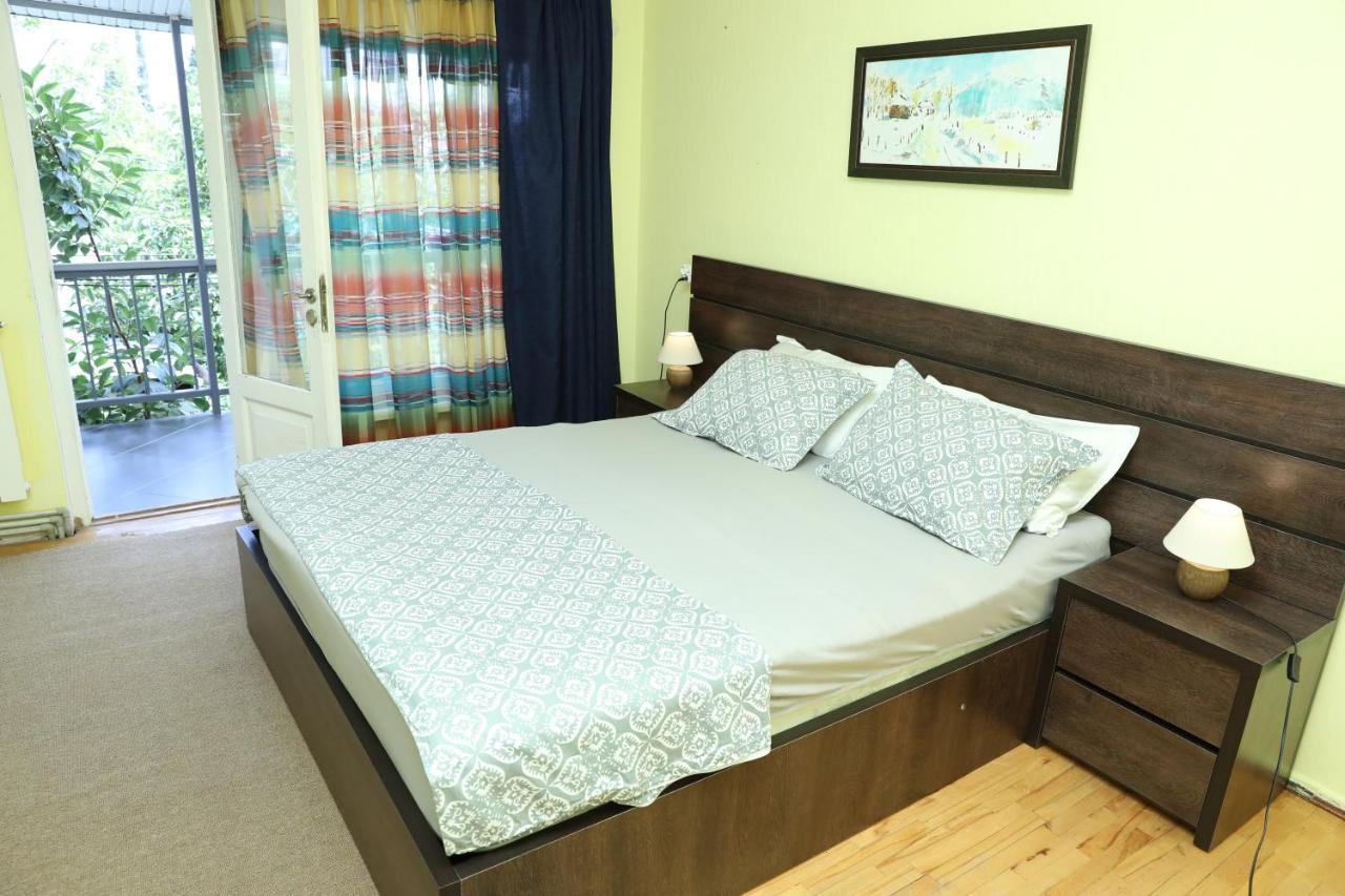 4Bd Appartaments With Cozy Garden Τυφλίδα Εξωτερικό φωτογραφία